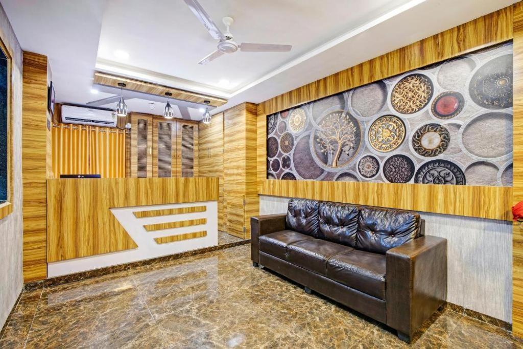 Hotel Nilkanth Inn Hālol Eksteriør bilde